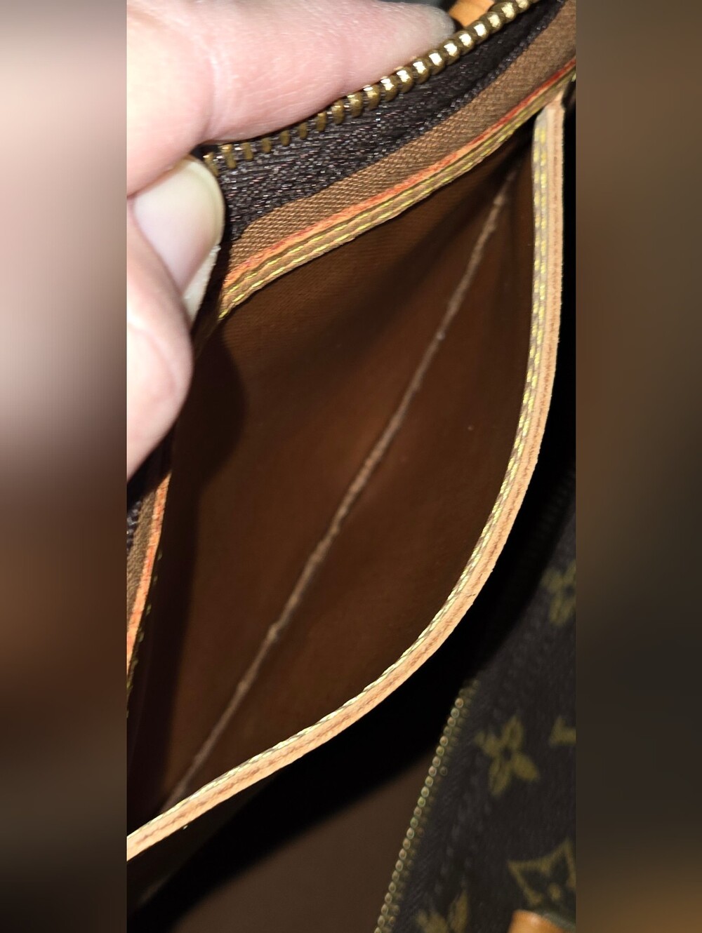 SOLD-Louis Vuitton Speedy 40 - Picture 15 of 16